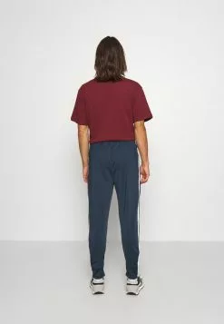 Ellesse DALVI TRACK PANT - Pantalon De Survêtement - Navy -Ellesse Elegant Boutique 0069b6d50f0b4ffc95fec8329f91b3a1