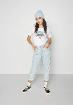 Ellesse TEENA - T-shirt Imprimé - White 14 Ellesse TEENA - T-shirt Imprimé - White -Ellesse Elegant Boutique 09a1a64a38e840a4995ddb2118ebf347