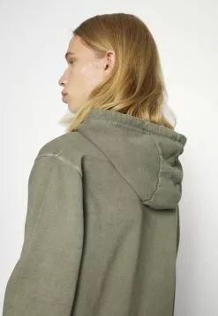 Ellesse TINCTORIA OH - Sweat à Capuche - Khaki -Ellesse Elegant Boutique 0fc247a02b5a4d2c9dddaa9b2b211a4e