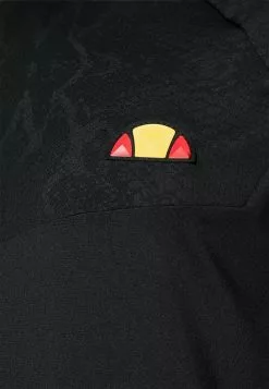 Ellesse MAESTRO TEE - T-shirt Imprimé - Black 13 Ellesse MAESTRO TEE - T-shirt Imprimé - Black -Ellesse Elegant Boutique 1be22cac32ef4b74b55b9803f45cc931