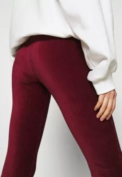 Ellesse FLORIE - Pantalon Classique - Burgundy -Ellesse Elegant Boutique 2a65da9a6e3c437a8a8e23278723cfcb