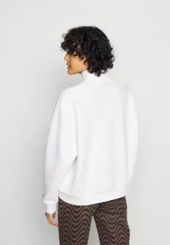 Ellesse CRATIC ZIP TRACK TOP - Sweatshirt - White -Ellesse Elegant Boutique 2ef407a215e24fde9fb6ba1c13cd206d