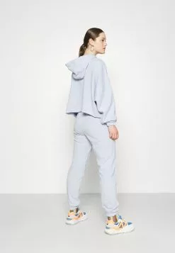 Ellesse BENVEN PANT - Pantalon De Survêtement - Light Blue -Ellesse Elegant Boutique 3380fbed0aba4a2e88549bbbd22c52f7