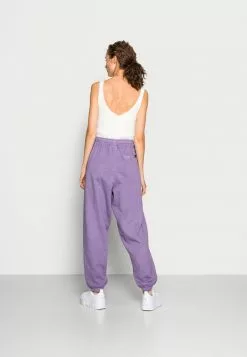 Ellesse VELAM - Pantalon De Survêtement - Purple -Ellesse Elegant Boutique 3f2957c7579548369a0bfce167e838d7
