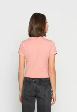 Ellesse DROPPER CROP - T-shirt Basique - Pink 7 Ellesse DROPPER CROP - T-shirt Basique - Pink -Ellesse Elegant Boutique 402da471215d402fbc885e1d734d24dd
