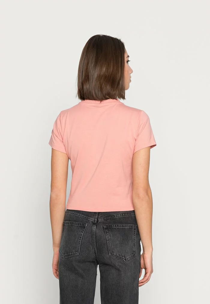 Ellesse DROPPER CROP - T-shirt Basique - Pink 3 Ellesse DROPPER CROP - T-shirt Basique - Pink – Image 3