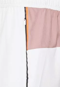 Ellesse RAGNAR SHORT - Short De Sport - Beige 5 Ellesse RAGNAR SHORT - Short De Sport - Beige -Ellesse Elegant Boutique 42d2f2a4d5f840e0a43f53b9f110ddad