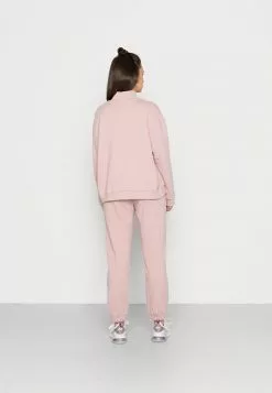 Ellesse NOVU SUIT - Sweatshirt - Light Pink -Ellesse Elegant Boutique 43e54a280a9d4390b6eee69d03014c92