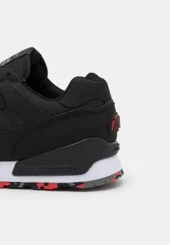 Ellesse 147 RUNNER - Baskets Basses - Black/red -Ellesse Elegant Boutique 4599ac2e8d384058aabff3b39609b89c