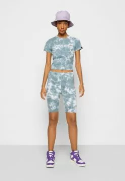 Ellesse VIKINS TIE DYE CROP - T-shirt Imprimé - Green/white 13 Ellesse VIKINS TIE DYE CROP - T-shirt Imprimé - Green/white -Ellesse Elegant Boutique 49891a53762044e29c2abfea61eb2e4a