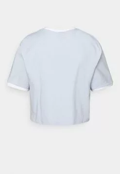 Ellesse DERLA CROP - T-shirt Basique - Light Blue -Ellesse Elegant Boutique 4b7344ea35eb4fee9afaa952db0f6436