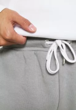 Ellesse TOGNAZZA - Short - Grey -Ellesse Elegant Boutique 5fb85a492550470fa0869d9c49296cf3