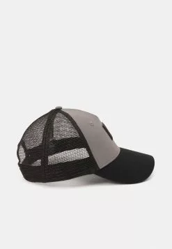 Ellesse LOVRA TRUCKER UNISEX - Casquette - Black/silver -Ellesse Elegant Boutique 6dbc6327e3274694a8c121bea7544d3c