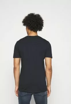 Ellesse JACE - T-shirt Imprimé - Navy -Ellesse Elegant Boutique 738d383f7e9b4feebeac137e97767037