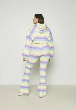 Ellesse DANALEE - Sweatshirt - Multi -Ellesse Elegant Boutique 760ca913a33c45bf81c06da47c808ed1