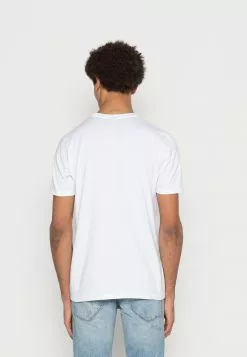 Ellesse DREILO - T-shirt Imprimé - White -Ellesse Elegant Boutique 762ec376f315432db7011748e6f6840d