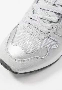 Ellesse Baskets Basses - Light Grey/fluro Pink 9 Ellesse Baskets Basses - Light Grey/fluro Pink -Ellesse Elegant Boutique 7cef1d2539ce4532af6fec53f945b86d