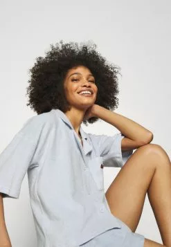 Ellesse ESPELA - Pyjama - Light Blue 15 Ellesse ESPELA - Pyjama - Light Blue -Ellesse Elegant Boutique 89dc26524e024285856f06d43afc51e9