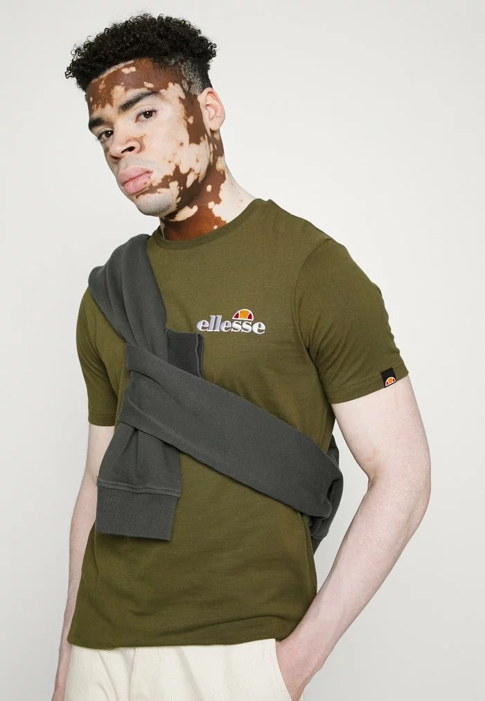 Ellesse VOODOO - T-shirt Imprimé - Khaki 4 Ellesse VOODOO - T-shirt Imprimé - Khaki – Image 4