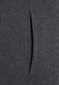 Ellesse BOSSINI - Pantalon De Survêtement - Dark Grey 14 Ellesse BOSSINI - Pantalon De Survêtement - Dark Grey -Ellesse Elegant Boutique 9b28bae025d3429793be2c1f5779298b