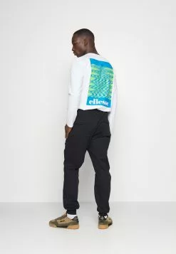 Ellesse DUCCIO PANT - Pantalon Cargo - Black -Ellesse Elegant Boutique 9cf6922ce6c446a4a2cb0b00a99566be