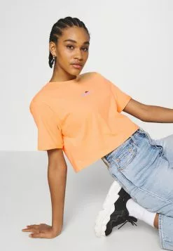 Ellesse NANCIE - T-shirt Imprimé - Light Orange -Ellesse Elegant Boutique a0070053cd024685862dbd5b00b87c94