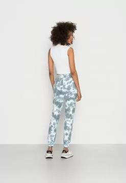 Ellesse HALLOULI TIE DYE JOG PANT - Pantalon De Survêtement - Tie Dye -Ellesse Elegant Boutique a9dbb2c1b170491999cf2ddf27f300a1