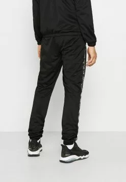 Ellesse RAYLO JOG SUIT - Survêtement - Black -Ellesse Elegant Boutique aa80787b3e204e0b9345707caabcd9c9