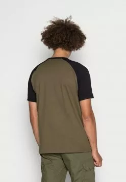 Ellesse CORP TEE - T-shirt Imprimé - Khaki 7 Ellesse CORP TEE - T-shirt Imprimé - Khaki -Ellesse Elegant Boutique ac8c3fa34b3444e6a717b9c6fccf14d1