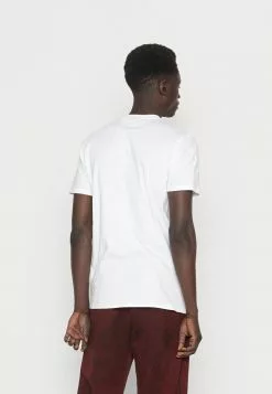 Ellesse APREL - T-shirt Imprimé - White -Ellesse Elegant Boutique b11df8e305a844ad802dcaf98527f787