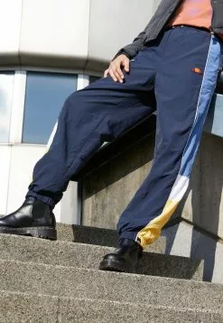 Ellesse DULCIS - Pantalon De Survêtement - Navy -Ellesse Elegant Boutique b2e1988e921c4d2086e6933e9b36c26a