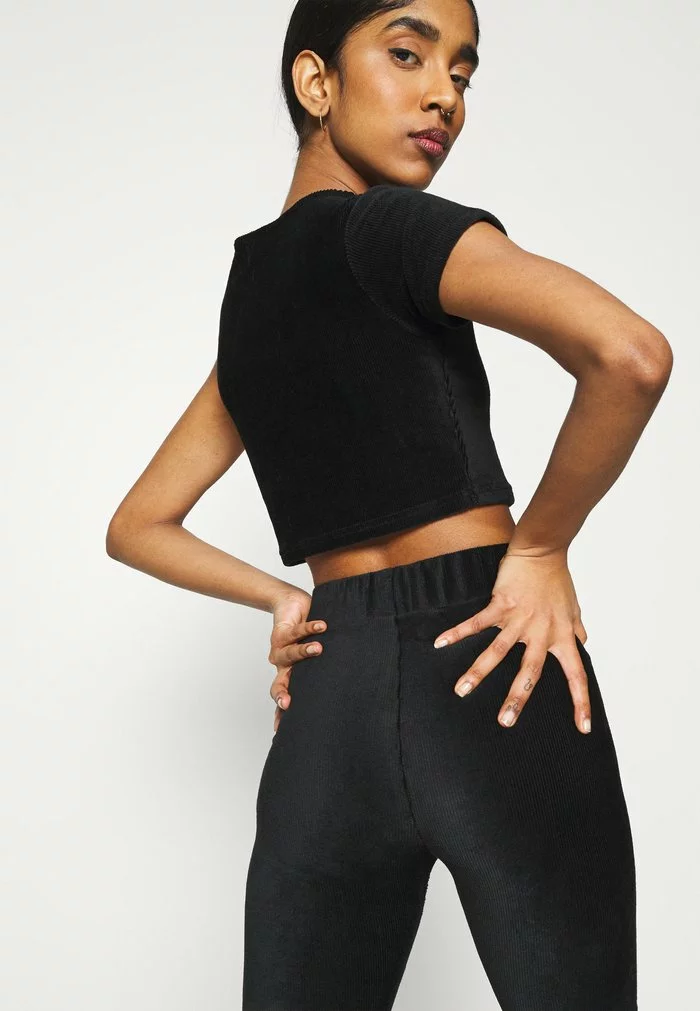 Ellesse HERIA - Short - Black 4 Ellesse HERIA - Short - Black – Image 4