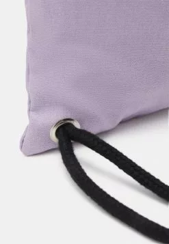 Ellesse EXCLUSIVE LORRIO DRAWSTRING BAG UNISEX - Sac De Sport - Lilac -Ellesse Elegant Boutique b4af270b9e6646af859268e6a068ad0d