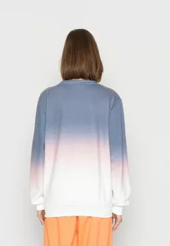 Ellesse FORDHAVE FADE - Sweatshirt - Blue -Ellesse Elegant Boutique b51e072fee4d4244a545c4604713a87e