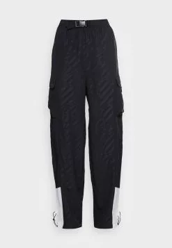 Ellesse EVERS TRACK PANT - Pantalon De Survêtement - Black -Ellesse Elegant Boutique b6464231e30349e48327d06e0ab22d62