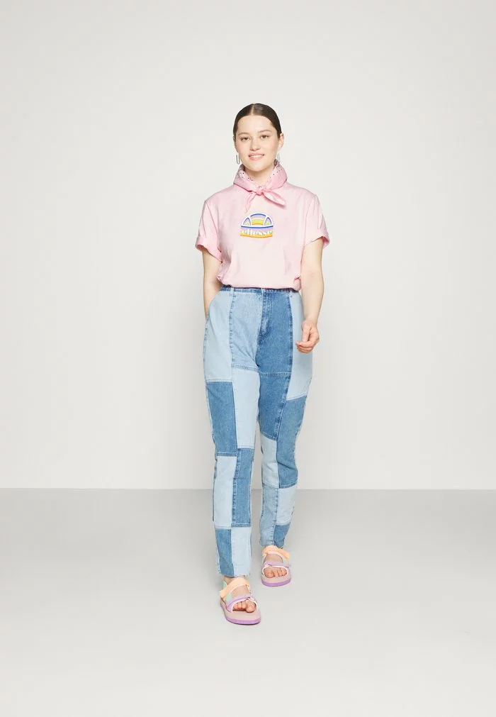 Ellesse TARDI TEE - T-shirt Imprimé - Light Pink 5 Ellesse TARDI TEE - T-shirt Imprimé - Light Pink – Image 5