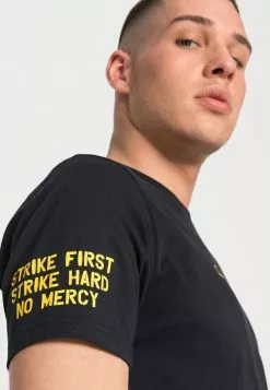 Ellesse SAPONE TEE - T-shirt Imprimé - Black -Ellesse Elegant Boutique c73f3736e4b34be6ba147135bf31d387