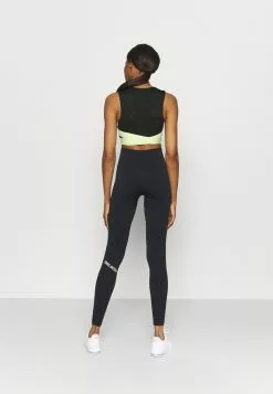 Ellesse TUTTAN CROP - Débardeur - Black -Ellesse Elegant Boutique d0b72820cb844feeb56c8b3dd92162a0