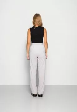 Ellesse INDIA PANT - Pantalon De Survêtement - Light Grey -Ellesse Elegant Boutique d1c01e1c9e254f598a02d742c9a6632d