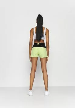 Ellesse OLINA SHORT - Short De Sport - Light Green -Ellesse Elegant Boutique d1cfc006117d43f480835bfbac8a5db5