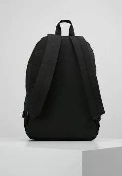 Ellesse Sac à Dos - Black Mono -Ellesse Elegant Boutique d38601e6c138407ea32e2e54c5925966