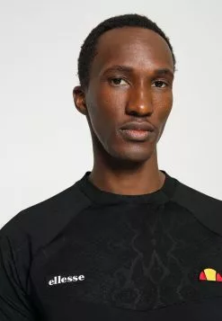 Ellesse MAESTRO TEE - T-shirt Imprimé - Black 10 Ellesse MAESTRO TEE - T-shirt Imprimé - Black -Ellesse Elegant Boutique d3edbec787de4748a019ed6e3624932a