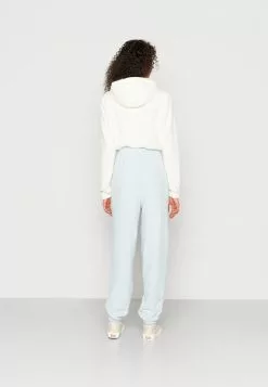 Ellesse JASMILA - Pantalon De Survêtement - Light Blue -Ellesse Elegant Boutique d491f3395fd84a06bac59a18769a6736