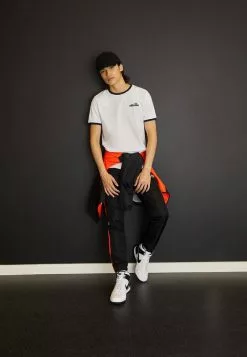 Ellesse BRIGHT UNISEX - Casquette - Black -Ellesse Elegant Boutique d58da1a8f55845bea8e6a0ac428a9644