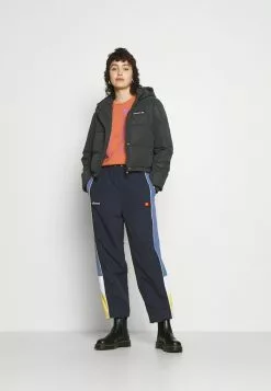 Ellesse MONOLIS REFLECTIVE - Veste D'hiver - Black -Ellesse Elegant Boutique d7d78aa1215e45908bfc9610d9e91bfc