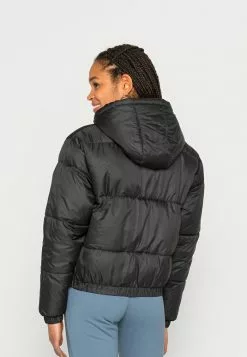 Ellesse NANCI WADDED JACKET - Veste D'hiver - Black -Ellesse Elegant Boutique d83c3b5f5e144660a0e9a81fb21b1e9f