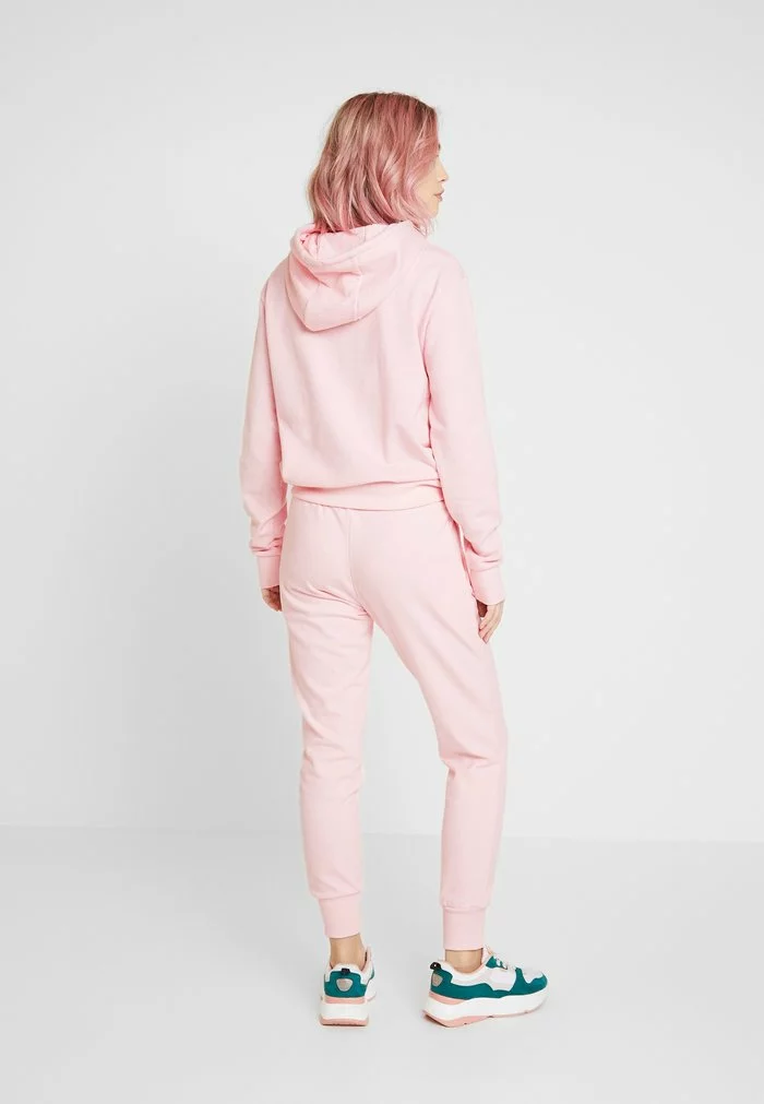 Ellesse FRIVOLA - Pantalon De Survêtement - Light Pink 3 Ellesse FRIVOLA - Pantalon De Survêtement - Light Pink – Image 3