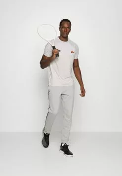 Ellesse MAESTRO TEE - T-shirt Imprimé - Light Grey 7 Ellesse MAESTRO TEE - T-shirt Imprimé - Light Grey -Ellesse Elegant Boutique de77560aeaf34a4b94dfccc5c10bbaa8