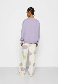 Ellesse KIRARIC - Sweatshirt - Purple -Ellesse Elegant Boutique e053ab53b94a4200b8a00e9f9032c003