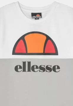 Ellesse RIBERA - T-shirt Imprimé - Light Grey -Ellesse Elegant Boutique e18e917f81c34be9bef8bd6cdd9e2998